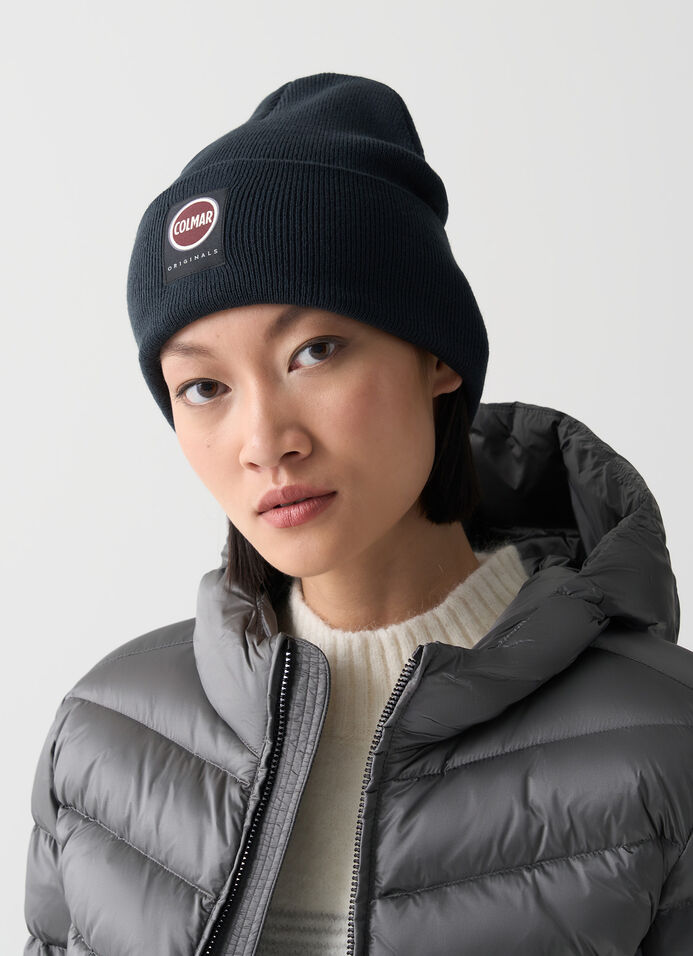 Unisex hat with turn-up cuff image number 1