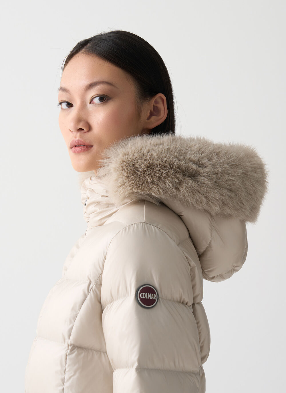 Long down jacket with faux fur image number 2