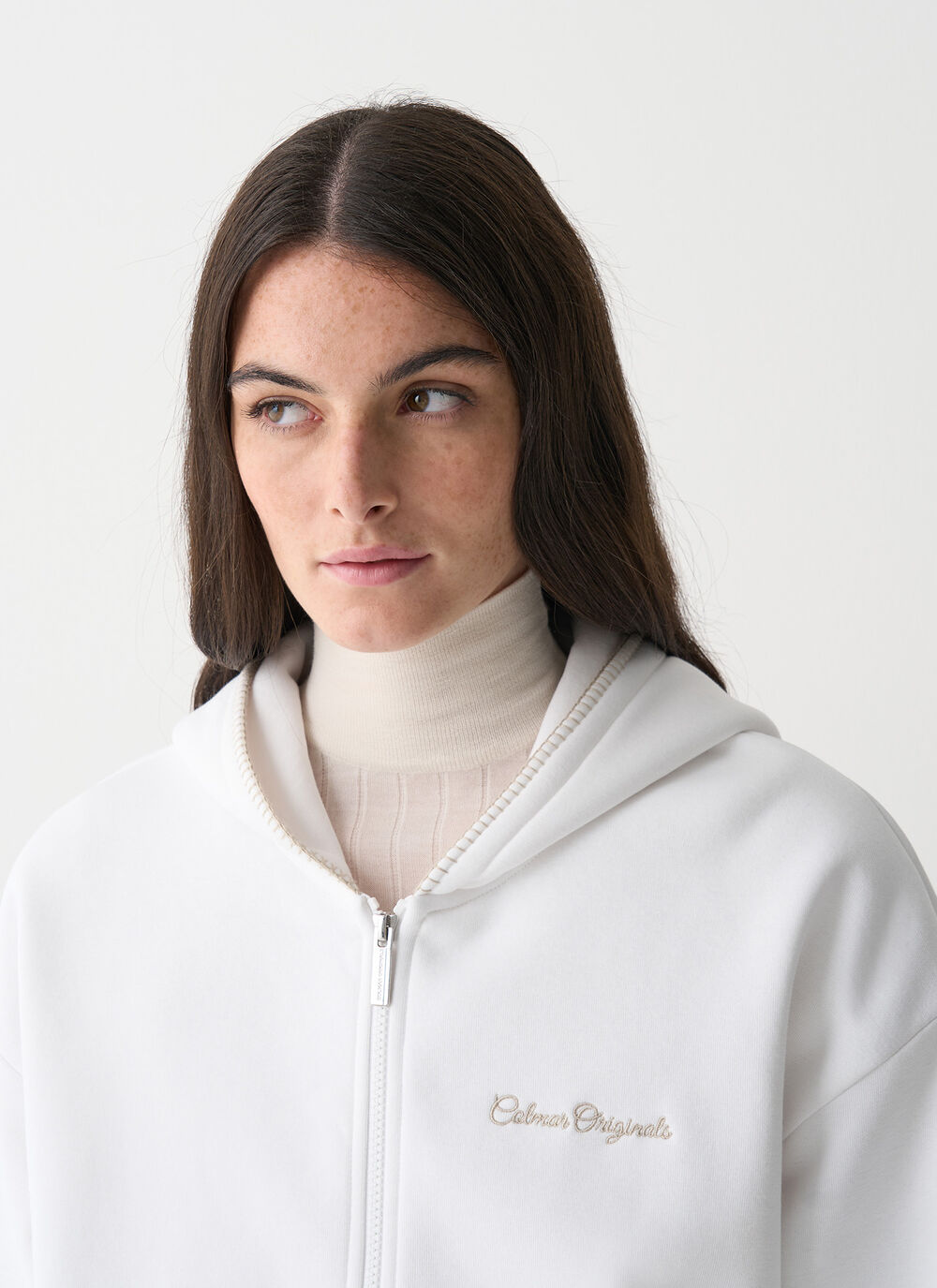 Sudadera con cremallera y bordado image number 2