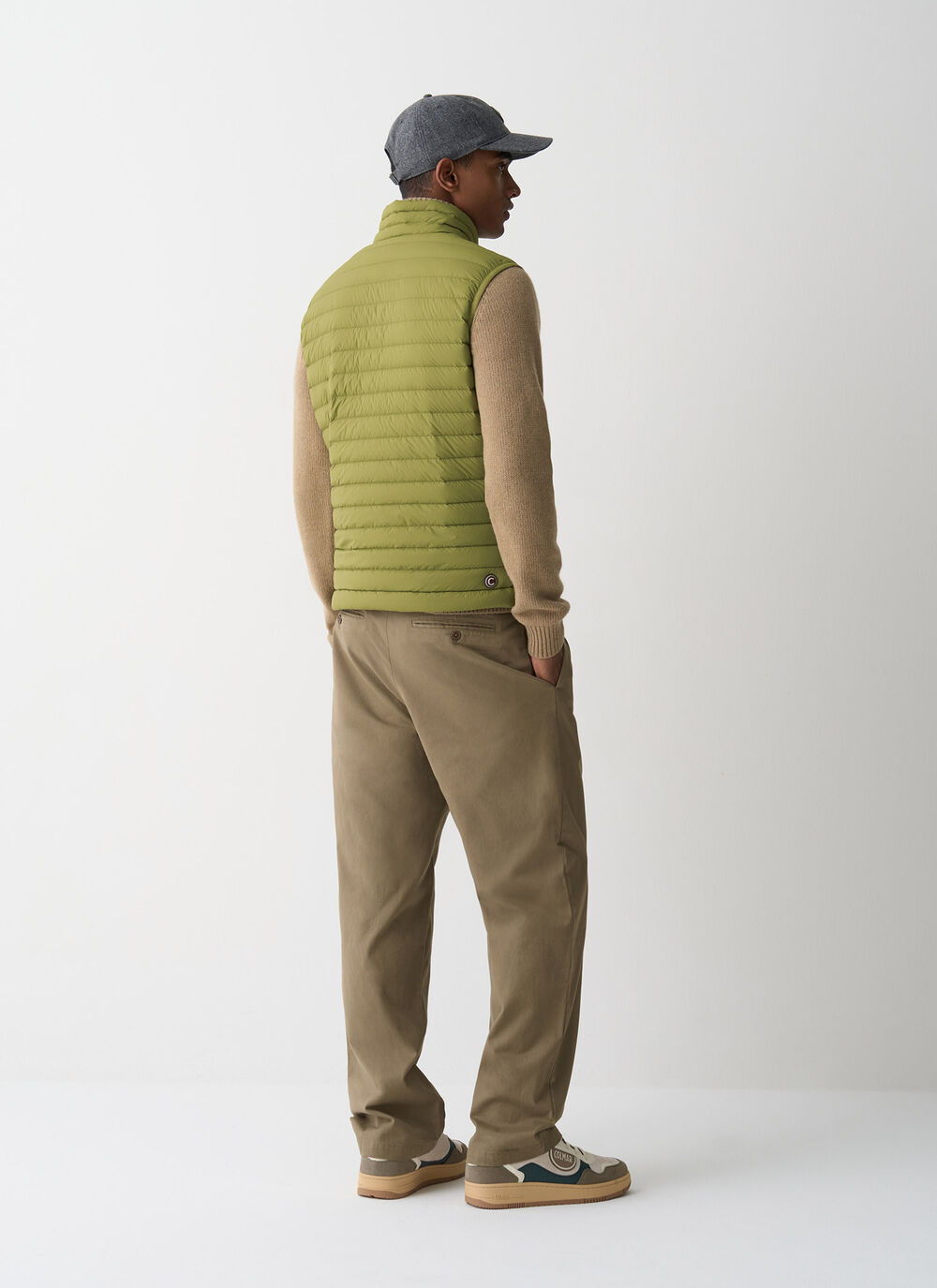 Light down vest with drawstring  image number 3