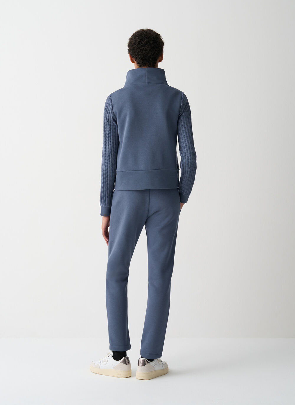 Sweatshirt with cable-knit sleeves image number 3