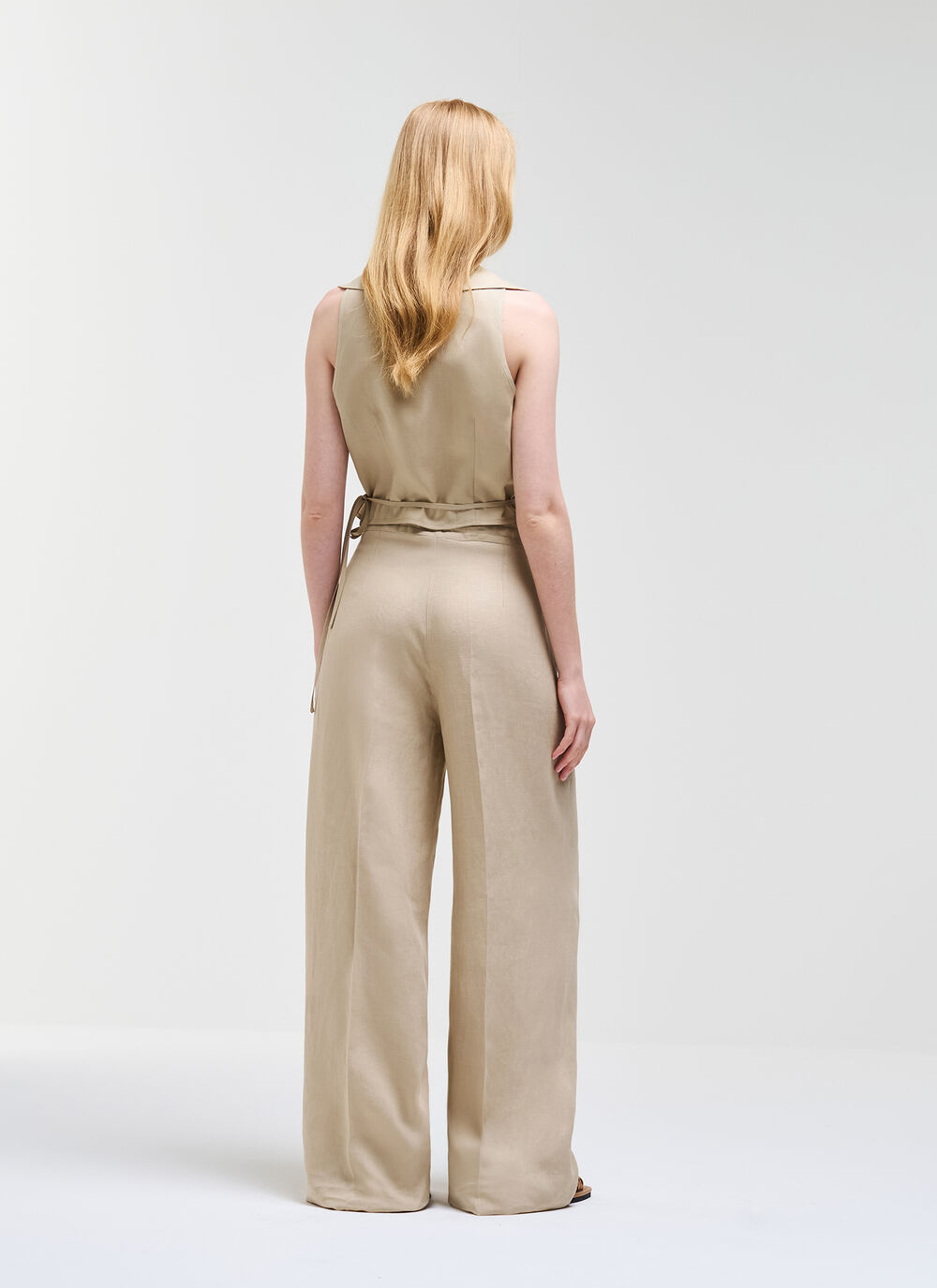 Crossed Linen Vest image number 4