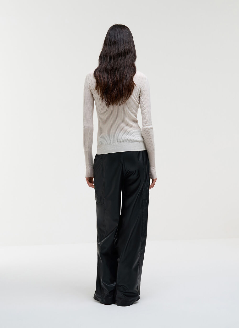 Pull &agrave; col roul&eacute; en laine m&eacute;rinos image number 3