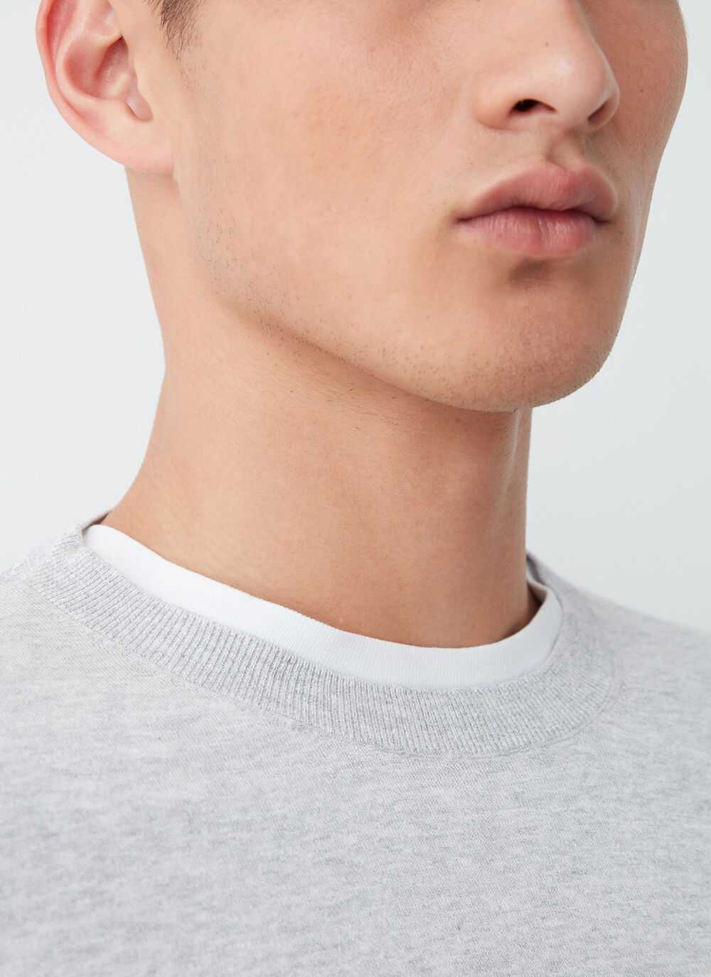 Lightweight linen and cotton pullover image number 2