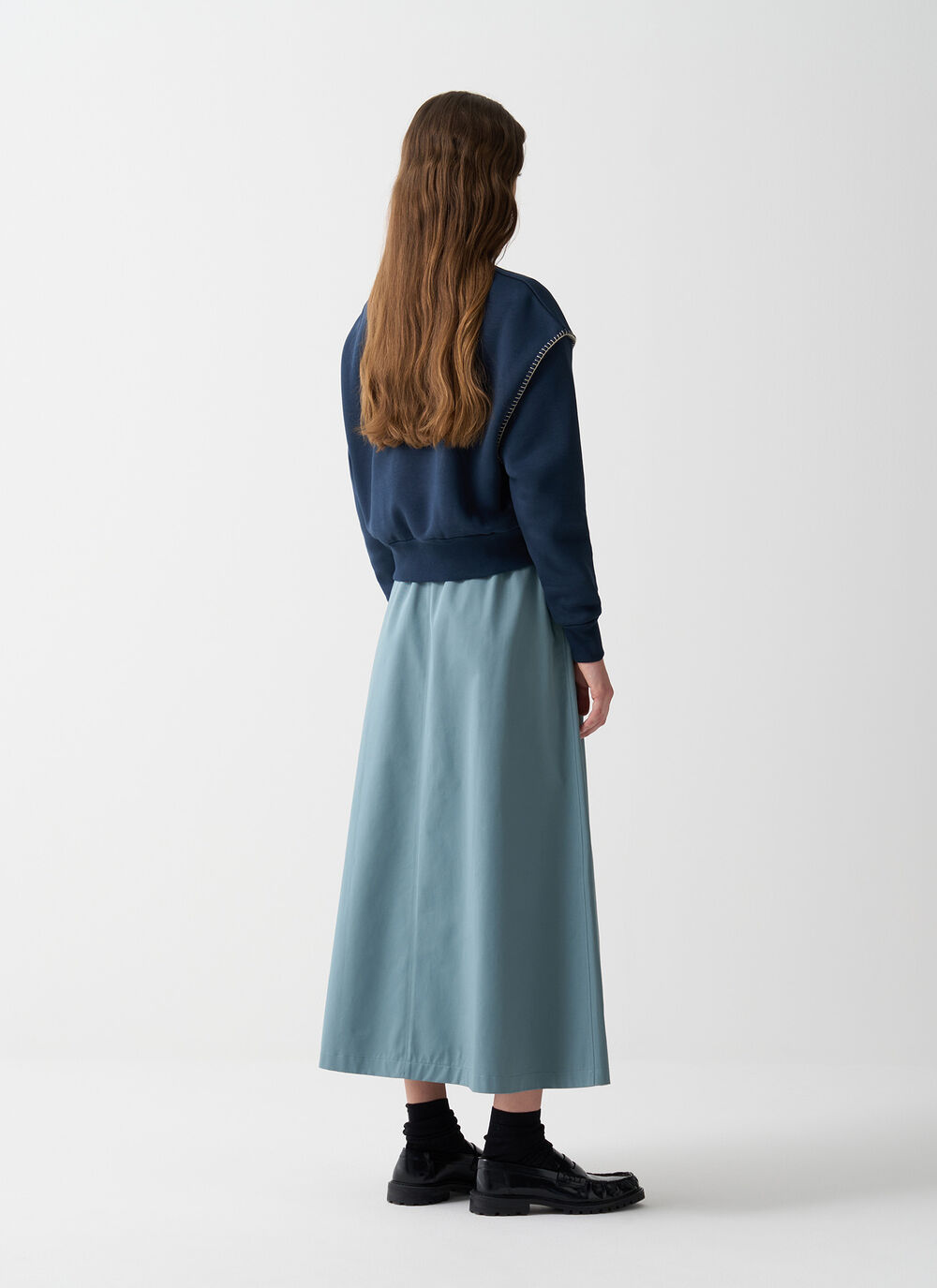 Sudadera corta con bordado image number 3