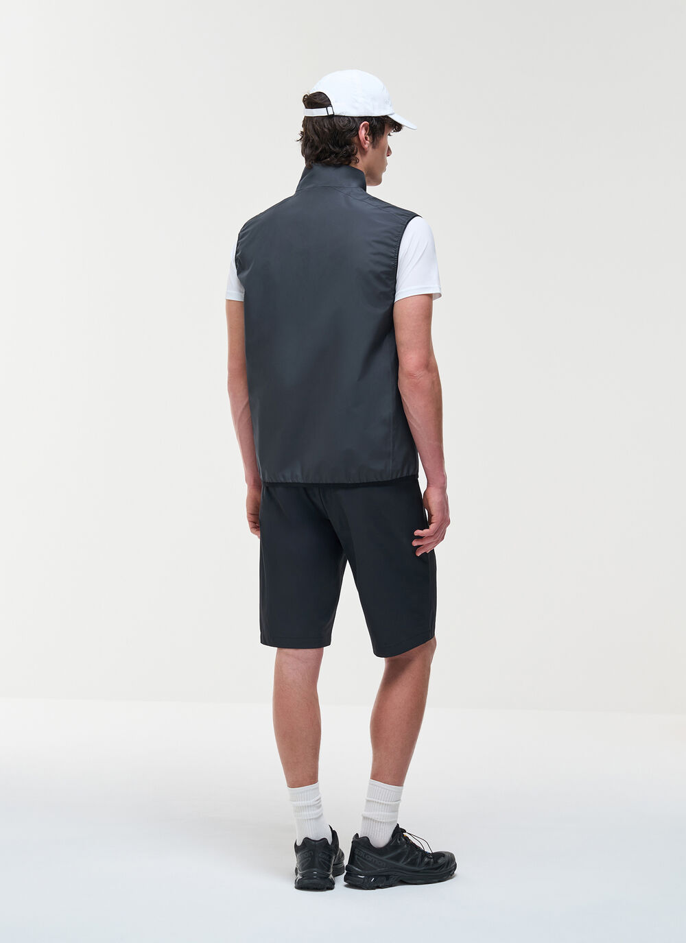 Windproof vest image number 3