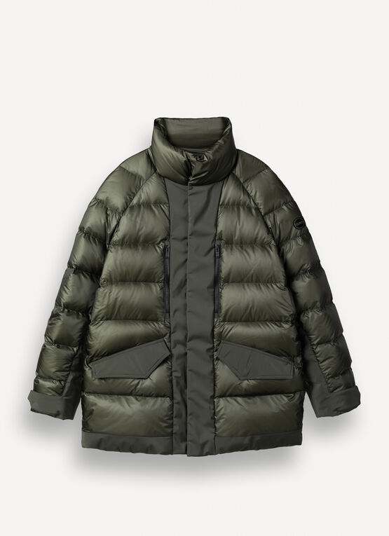 Down jacket with technical fabric details
