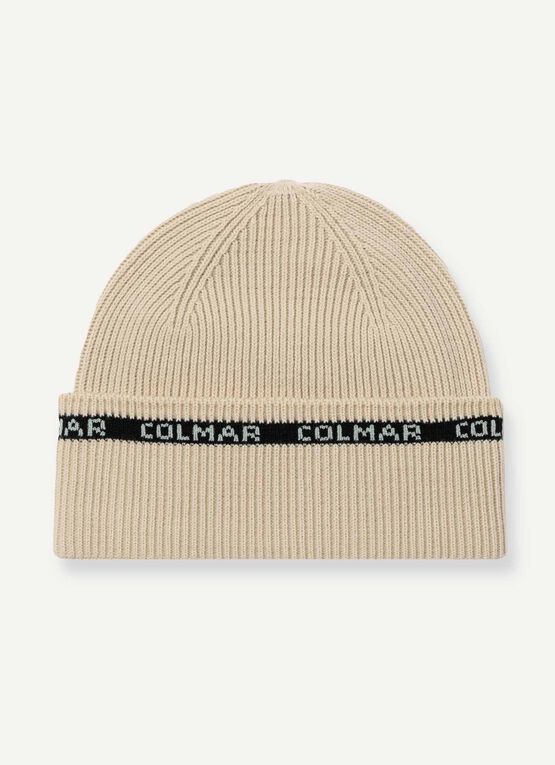 Men's hat with branded trim