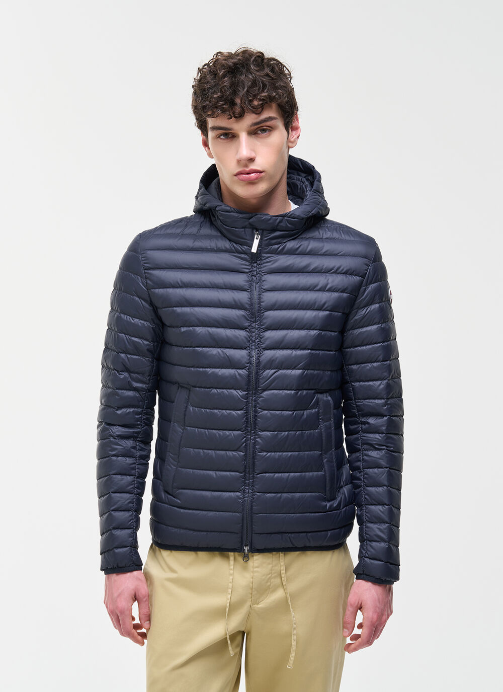 Leichte Daunenjacke mit Kapuze image number 0
