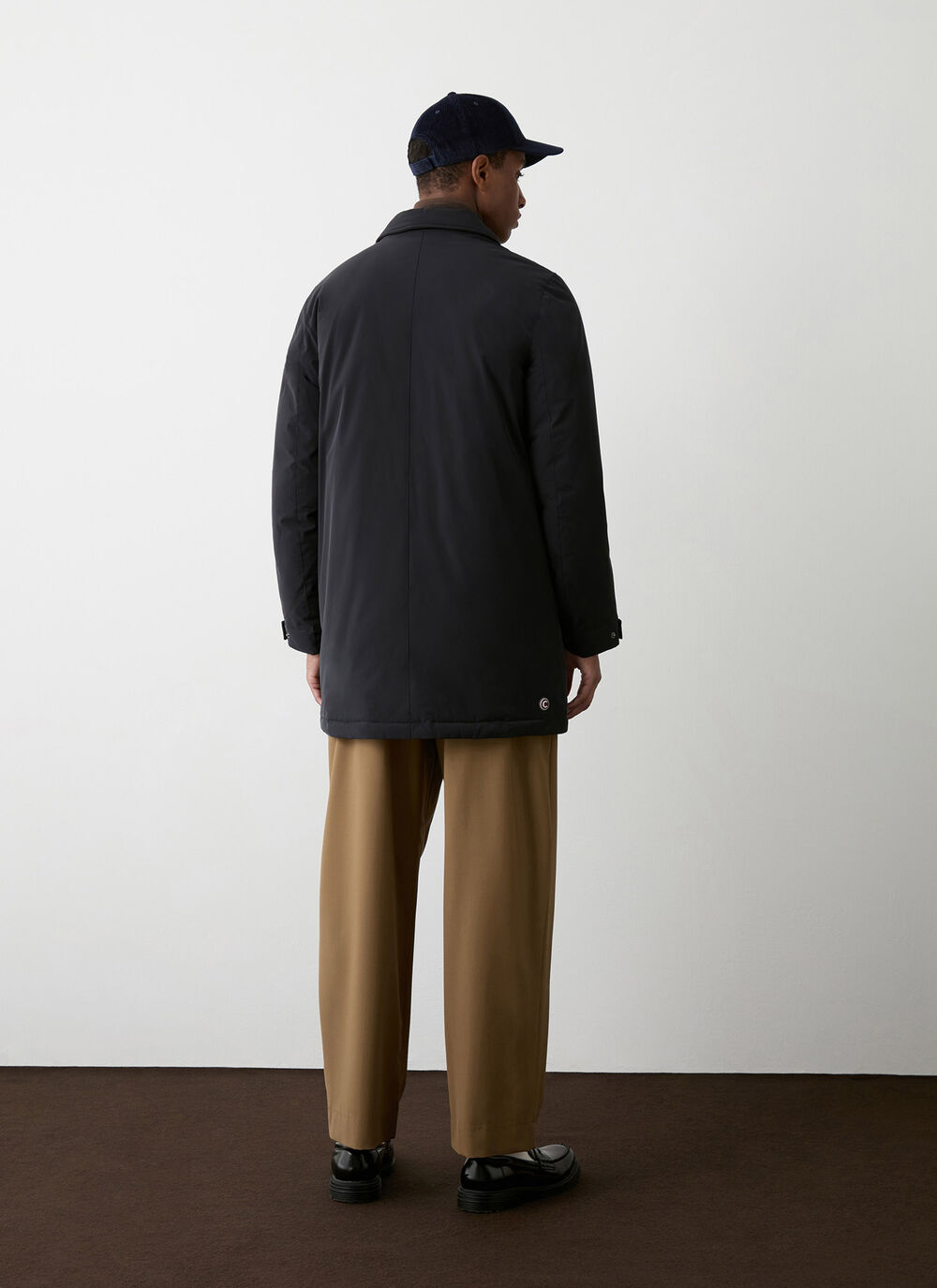 Waterproof coat with seamless interior image number 3