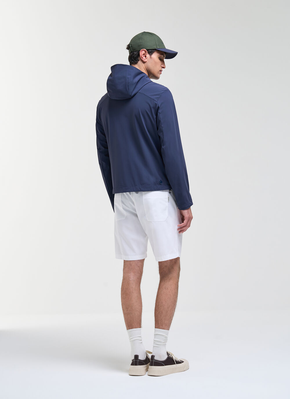 Stretch jacket with hood  image number 4