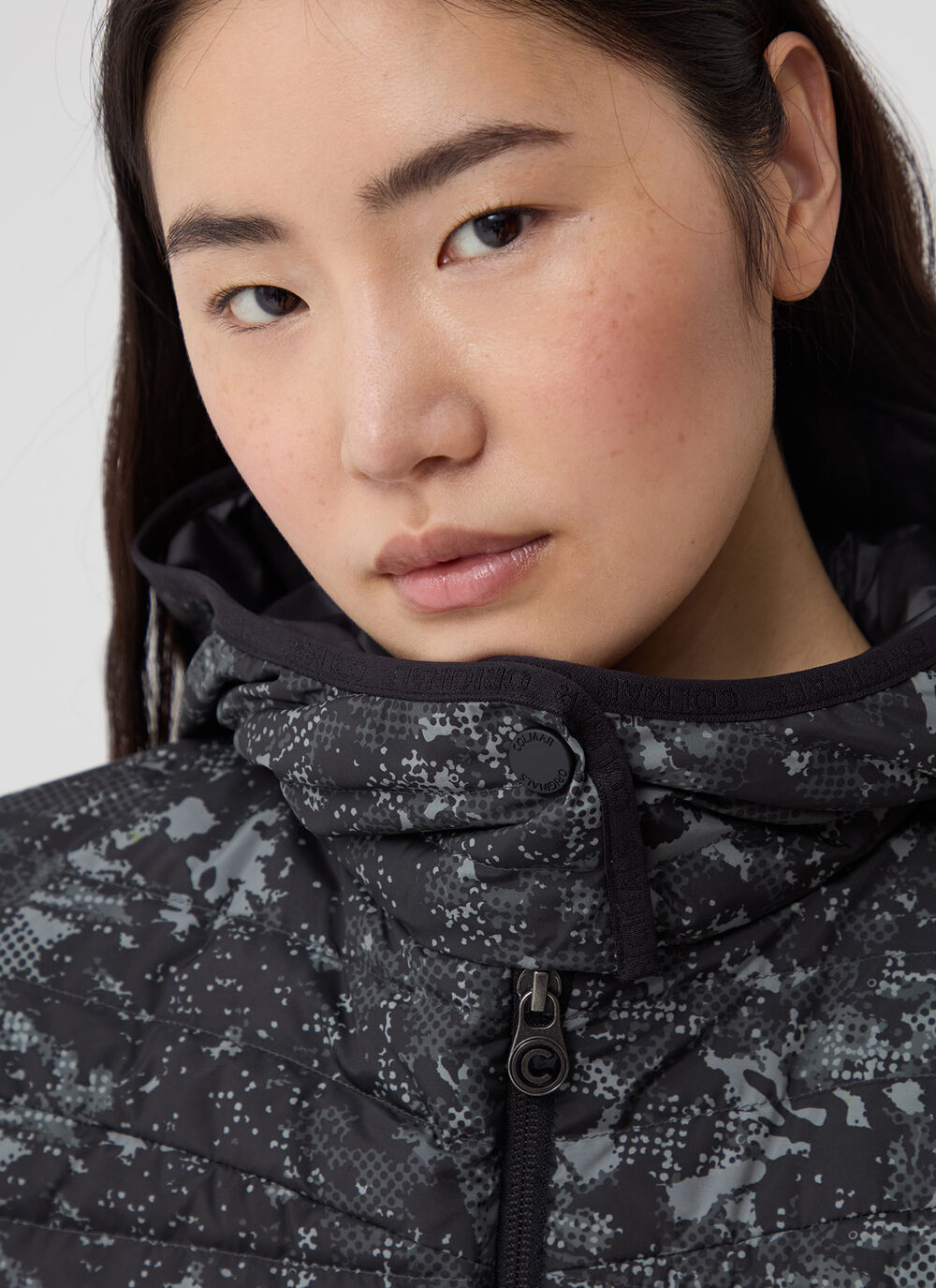 Daunenjacke in Pixel-Camouflage-Optik image number 1