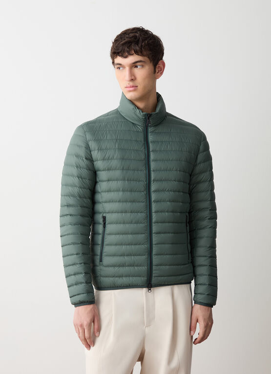 Herbstliche Daunenjacke mit gepolstertem Kragen