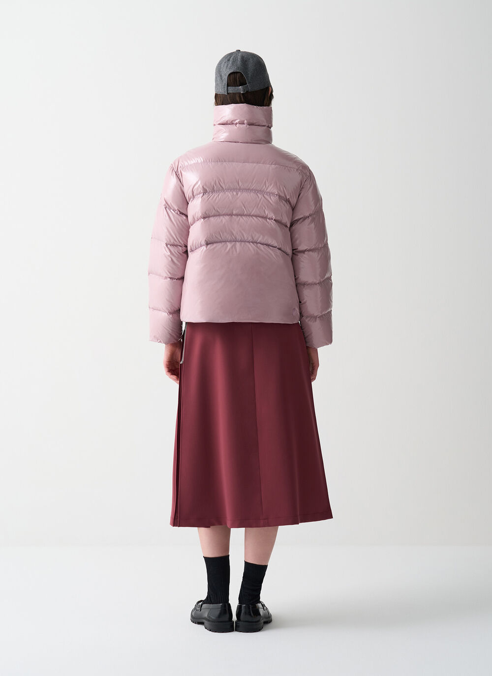 Gl&auml;nzende Daunenjacke mit hohem Kragen image number 3