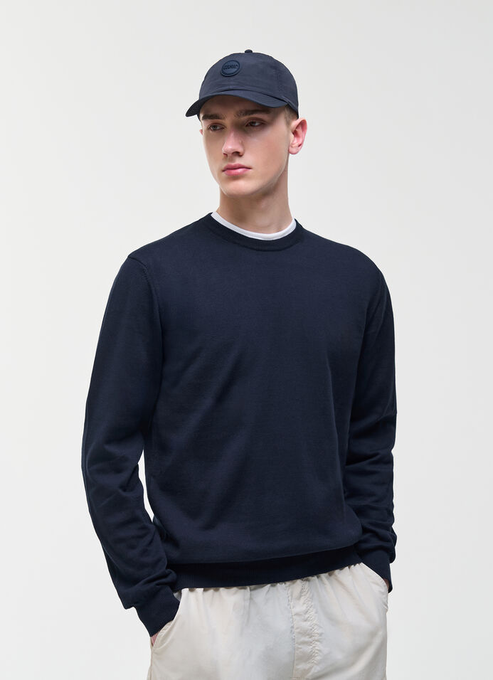 Branded organic cotton pullover