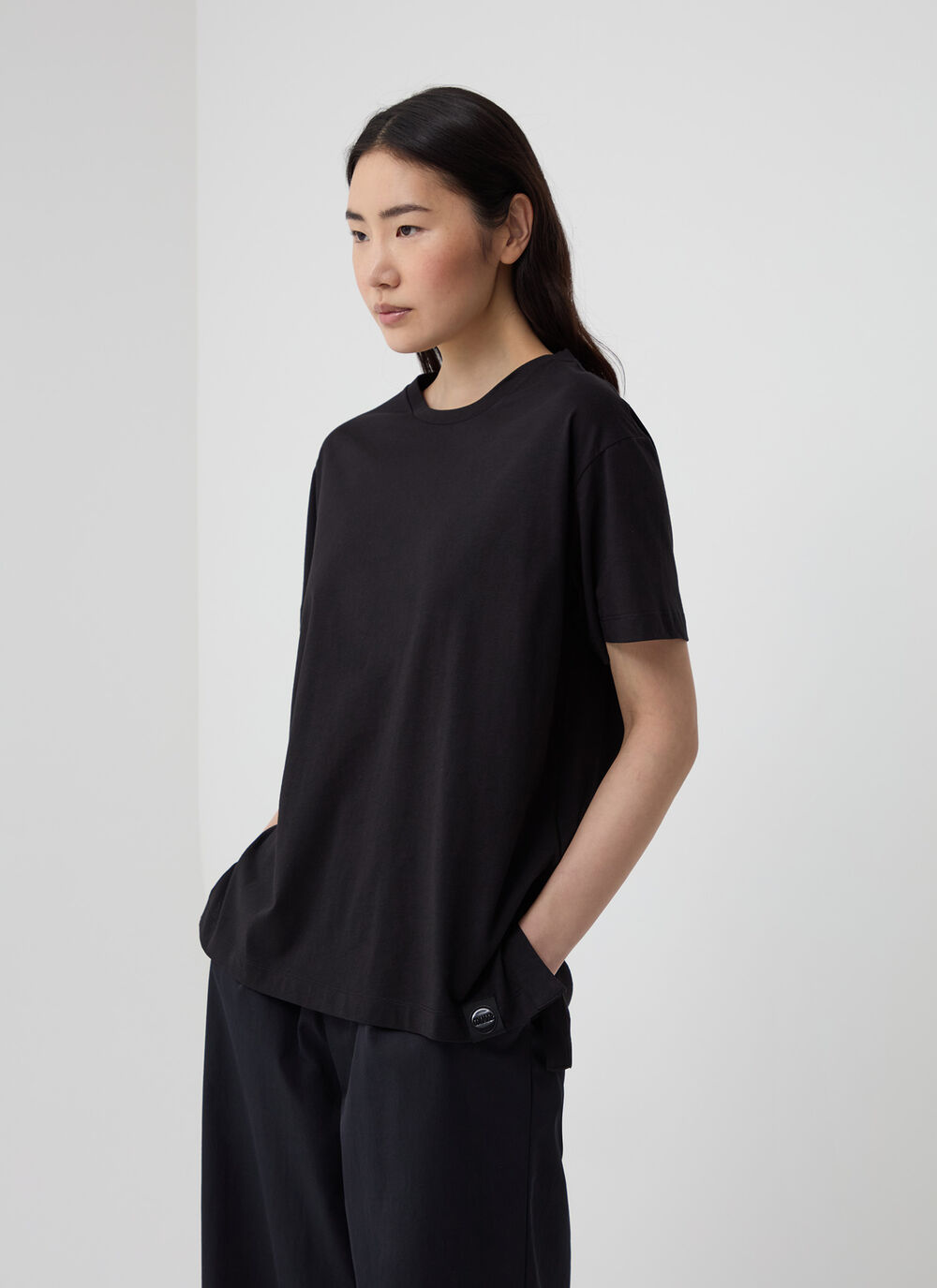 Asymmetrical crew-neck T-shirt  image number 1