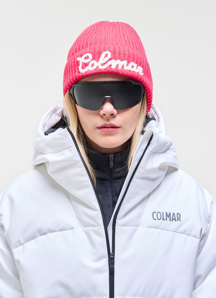 Bonnet c&ocirc;tel&eacute; pour femme avec logo