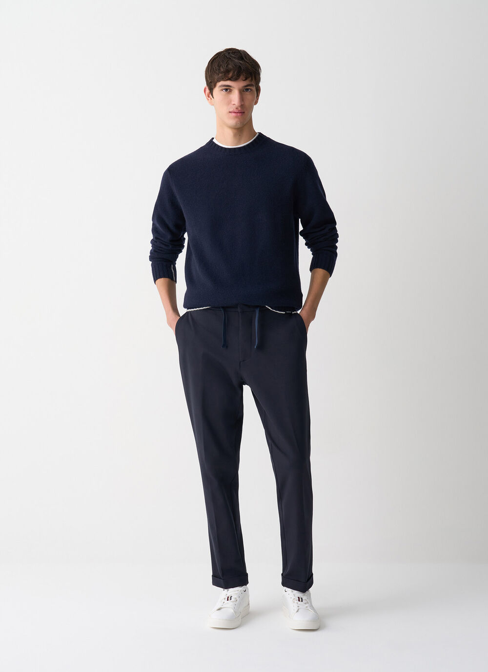 Pullover mit dreifarbigem Detail image number 0