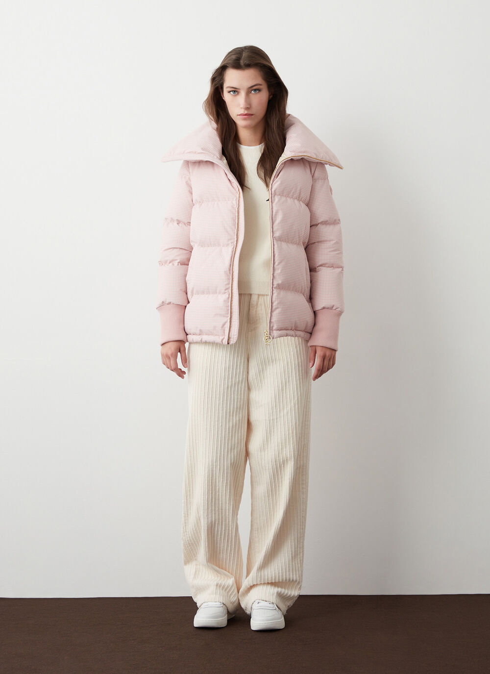 Houndstooth down jacket with knit cuffs image number 0