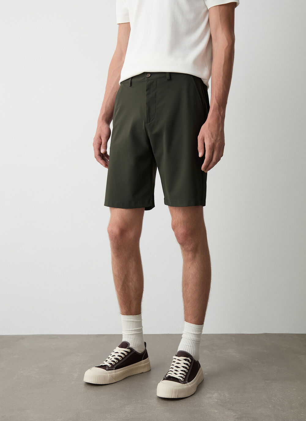 Easy care lightweight shorts image number 0