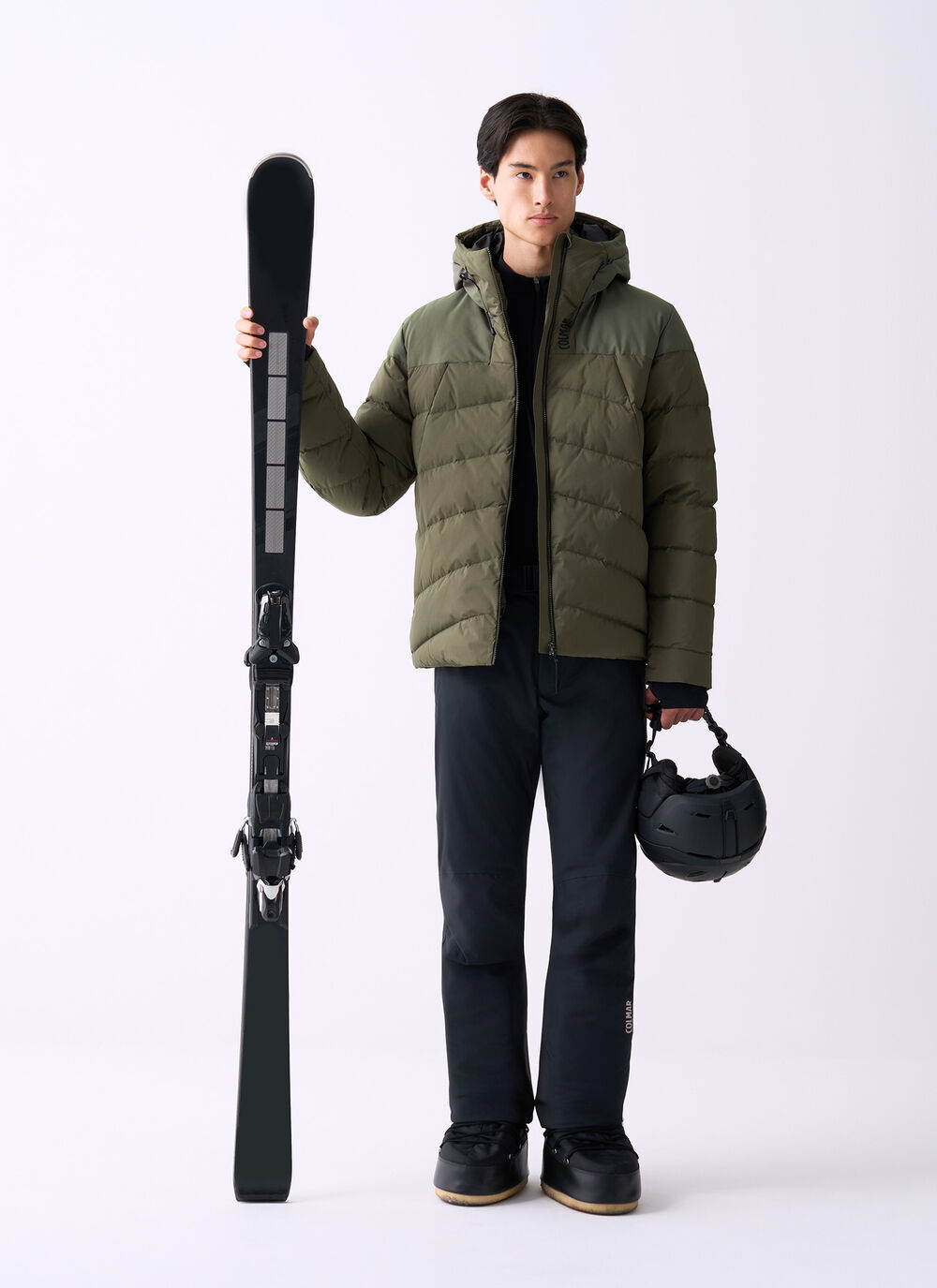 Ski gloves with stretch inserts image number 0