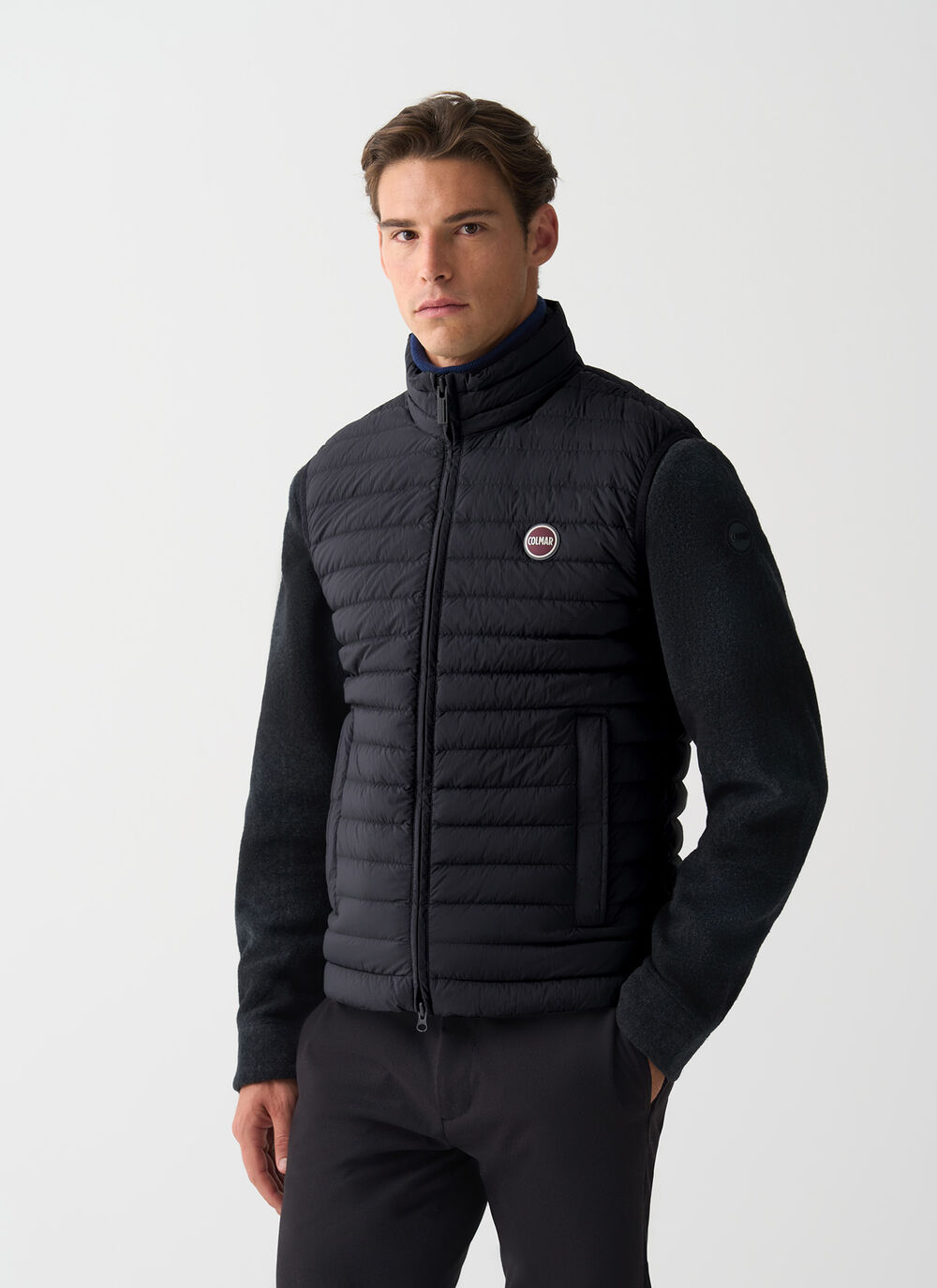 Light down vest with drawstring  image number 1