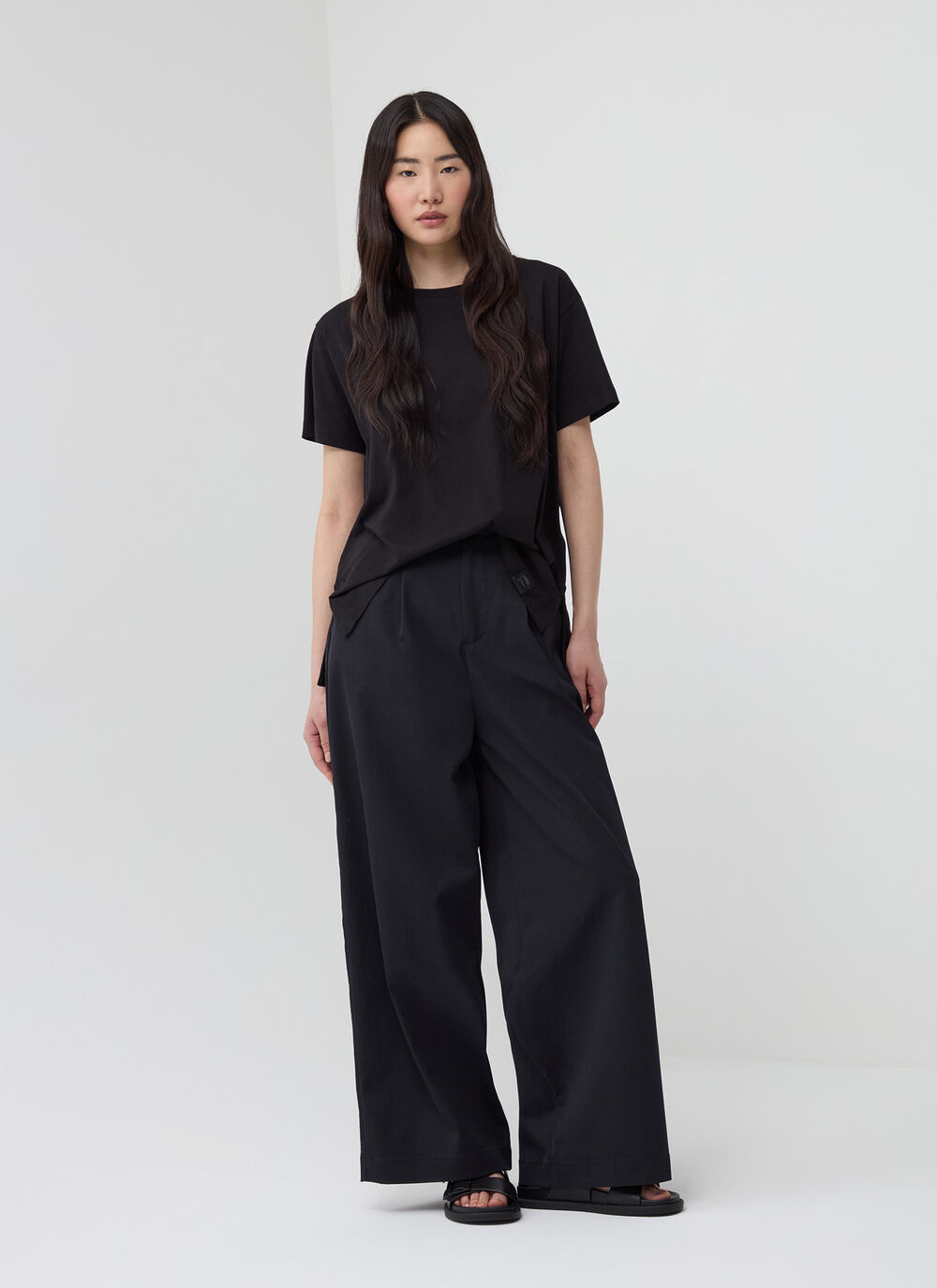 Asymmetrical crew-neck T-shirt  image number 0