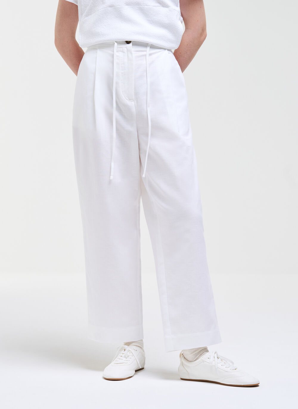 Pleated Linen Trousers image number 1