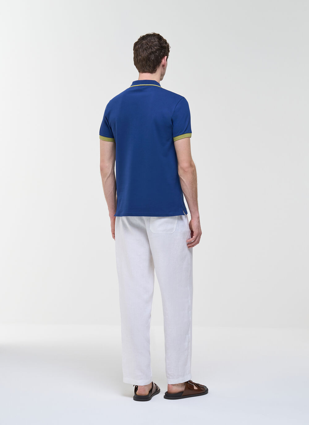 Stretch-Poloshirt mit farblich abgesetzten Details image number 3