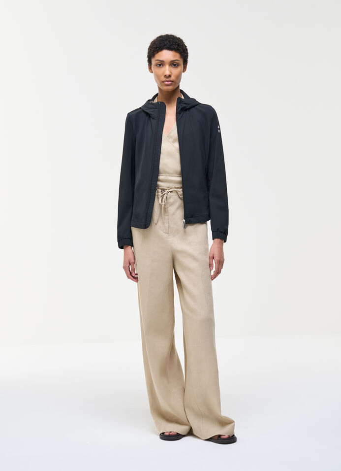 Stretch jacket with hood