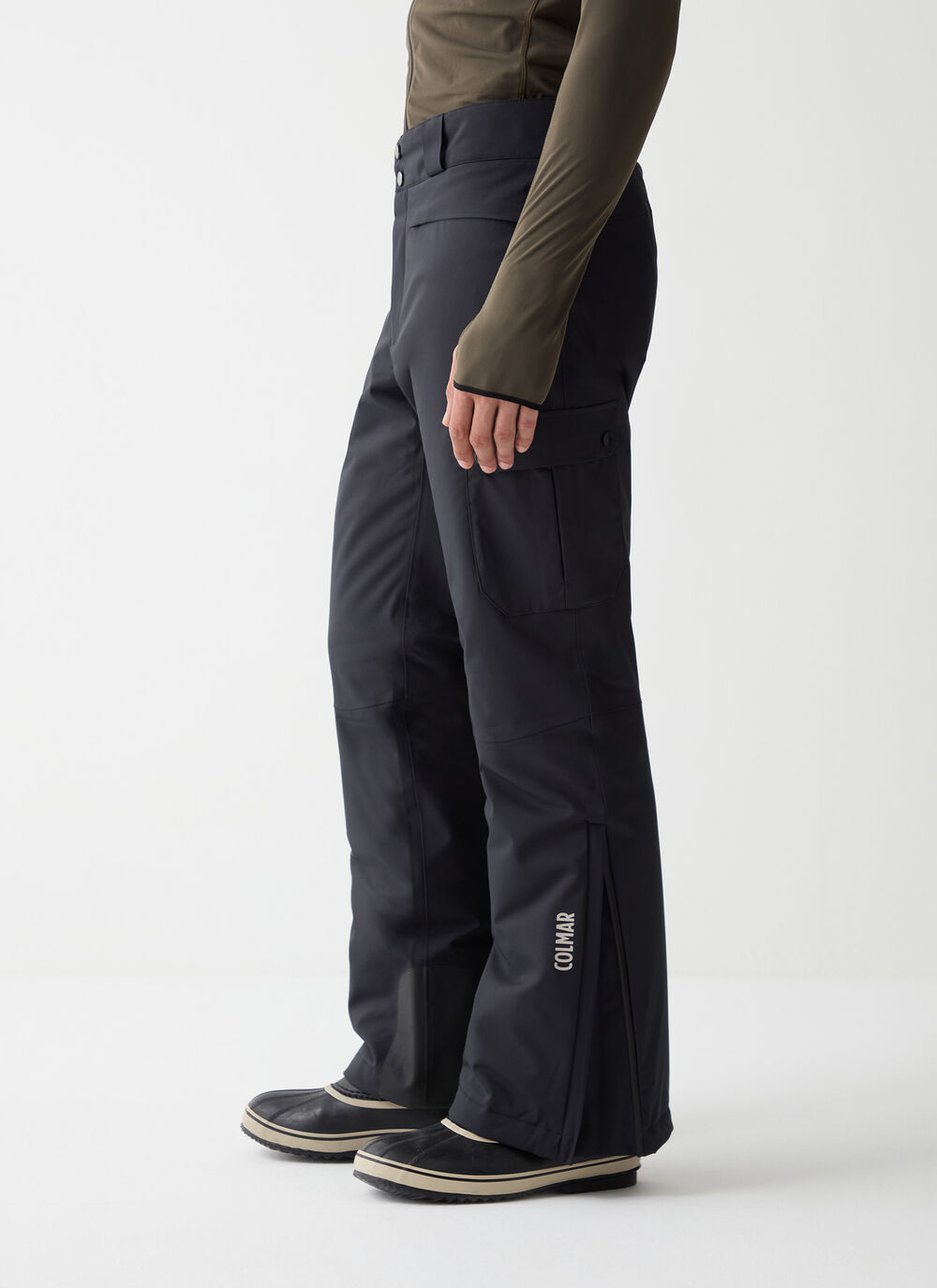 Padded ski cargo-style pants image number 2