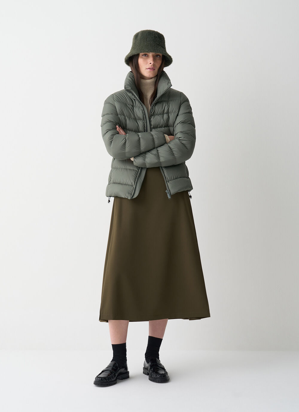 Matte down jacket with high collar image number 0