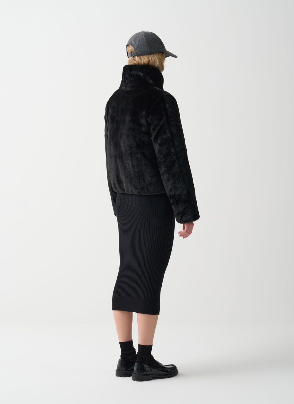 Reversible faux fur down jacket image number 4