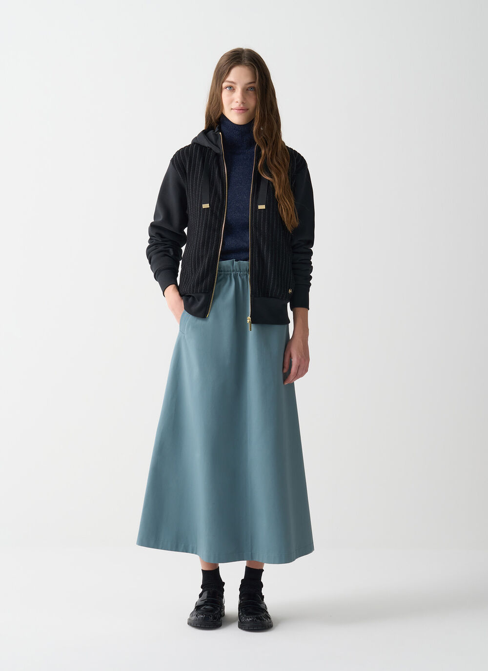 Cable-knit hooded sweatshirt image number 1