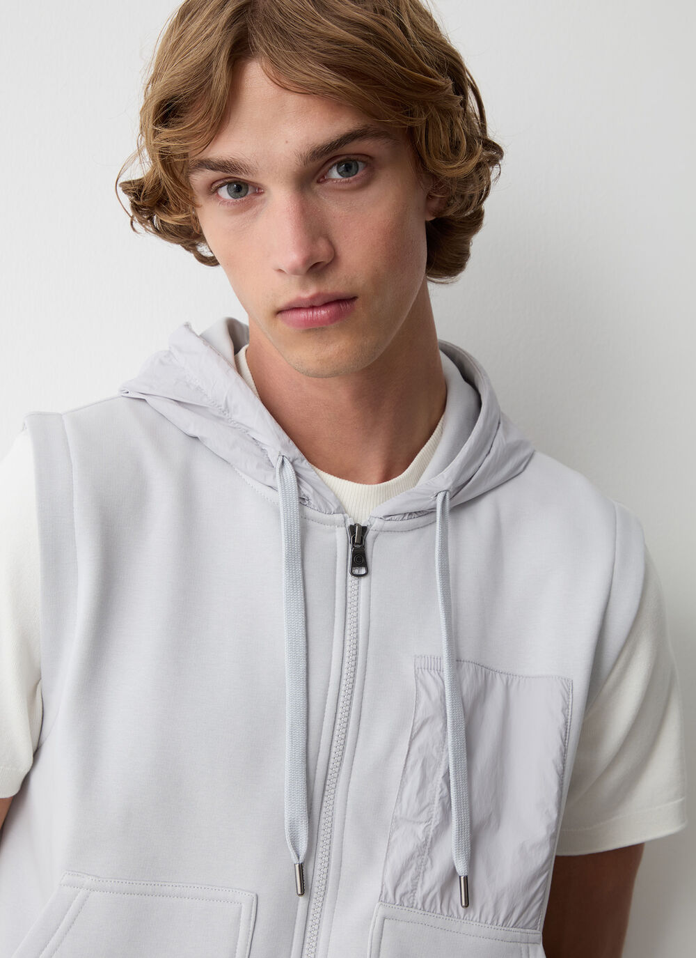 Fleece gilet with nylon details image number 0