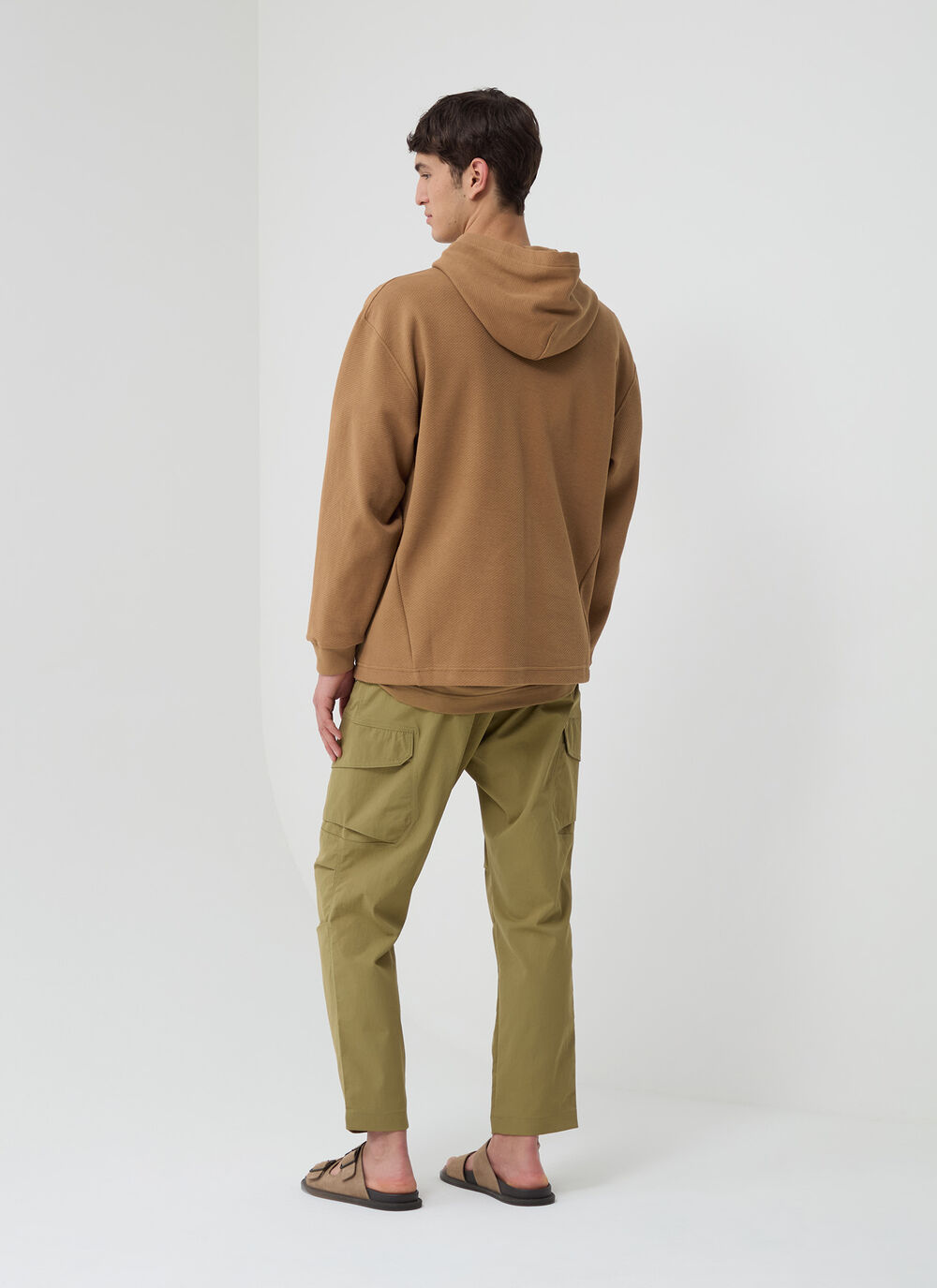 Sweatjacke mit diagonaler Tasche aus Nylon image number 3