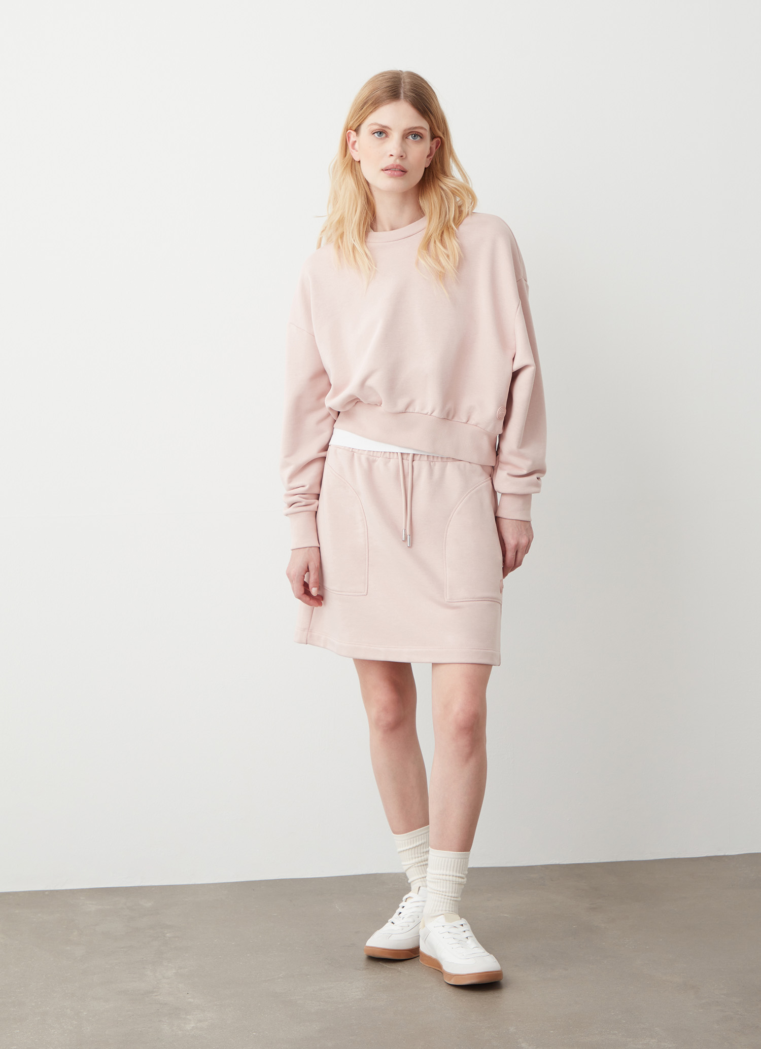 Colmar Relaxed-fit-sweatshirt In Cropped-länge